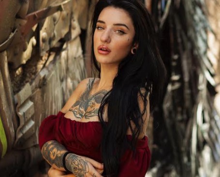 ¡Todo listo! Vega Pérez ya grabó sus escenas candentes junto a Porn Bcn ??