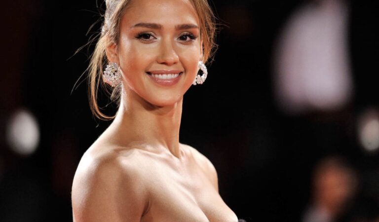 Jessica Alba reveló que necesita un ‘descanso’ de su familia ✈️?