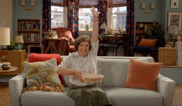 Call Me Kat: Jim Parson y Mayim Bialik vuelven a trabajar juntos en serie cómica