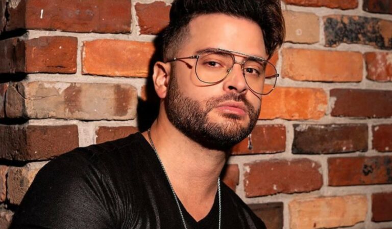 Vladi Ramírez, el autor de éxitos interpretados por Río Roma, Nacho, La Melodía Perfecta y más traspasa fronteras con su pluma ??