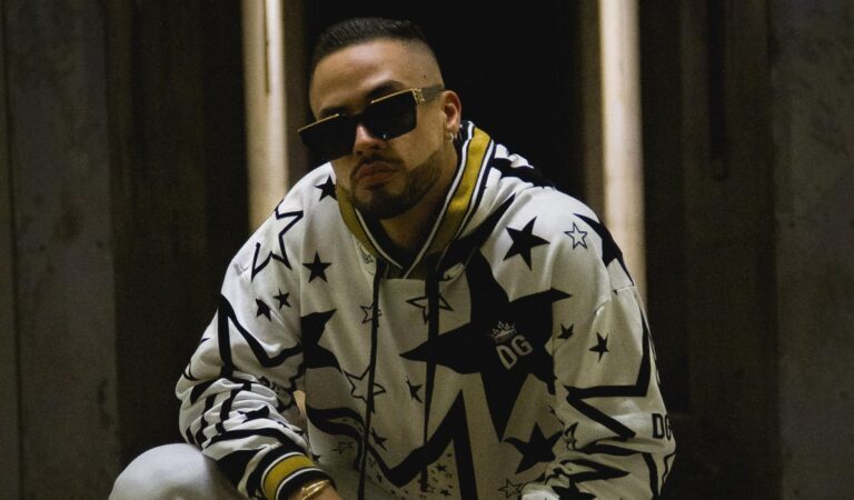 Con el apoyo de grandes en la industria: Brito irrumpe con el estreno de «Tóxica» ??