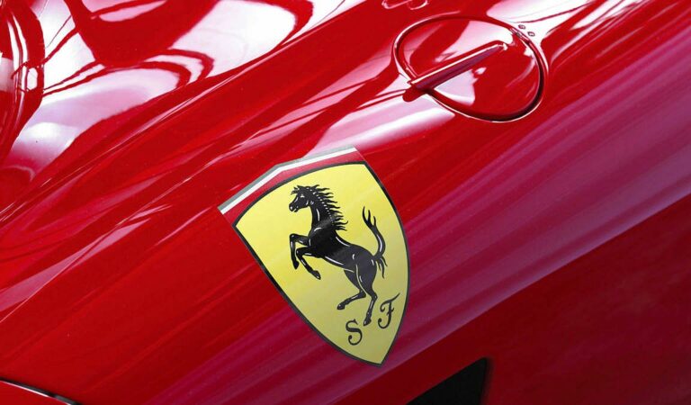 Los memes no perdonan la supuesta llegada de Ferrari a Venezuela [+ 1 Perro Caliente]