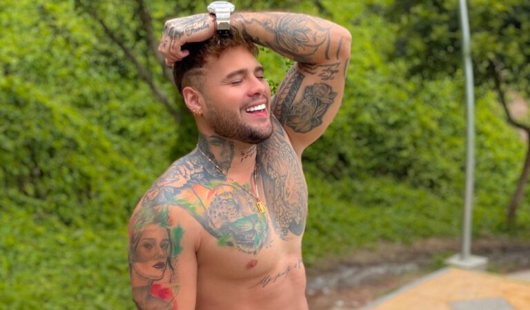 Con sensuales videos: Raúl Bazán se roba suspiros en la plataforma 2.0 ??