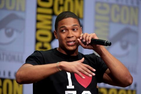 James Gunn aclara la confusión del tuit borrado tras los comentarios de Ray Fisher