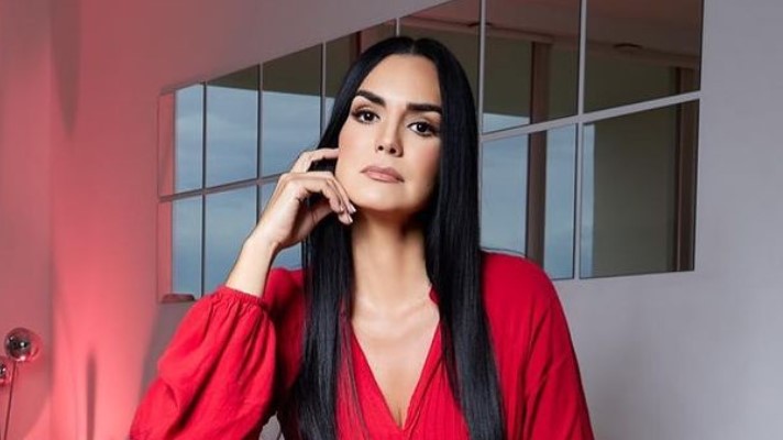 Pa’ ponerse más «buenota»: Scarlet Ortiz se dio su paseito por el quirófano ??