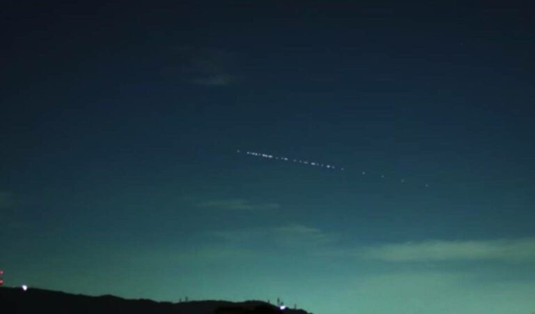 Grabaron misterioso ovni azul sobrevolando en Hawái ??️