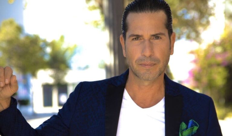 Sin ropa interior: Gregorio Pernia se mostró como todo un jardinero ??