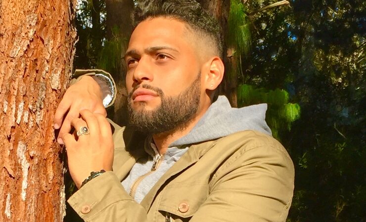 Desde Ecuador: Joven venezolano debuta en la radio ???