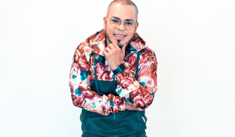 Con importante disquera: Jay Navarro firmó su regreso a la industria musical ??