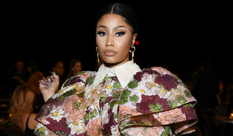 Nicki Minaj aborda las polémicas afirmaciones sobre la vacuna COVID-19 de 2021