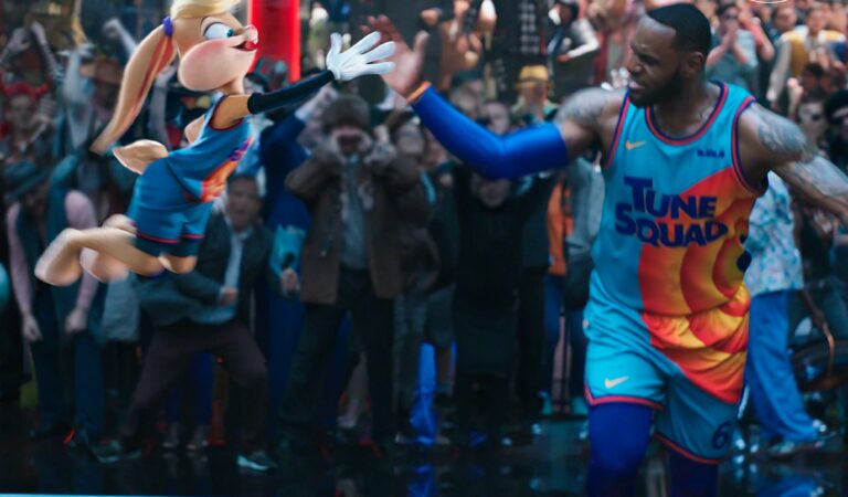 Por qué el director de ‘Space Jam 2’ quiso rehacer la imagen de Lola Bunny