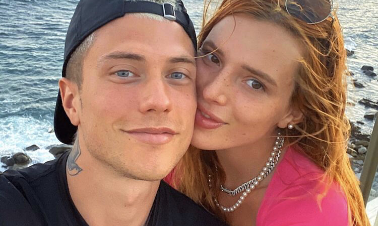 Bella Thorne se comprometió con su novio italiano a dos años de relación