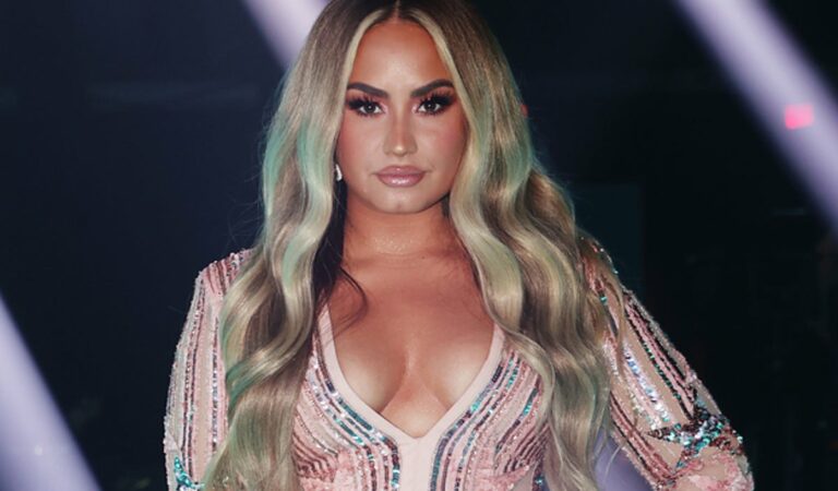 Demi Lovato: «Salí con una chica y pensé ‘me gusta mucho más'» ??