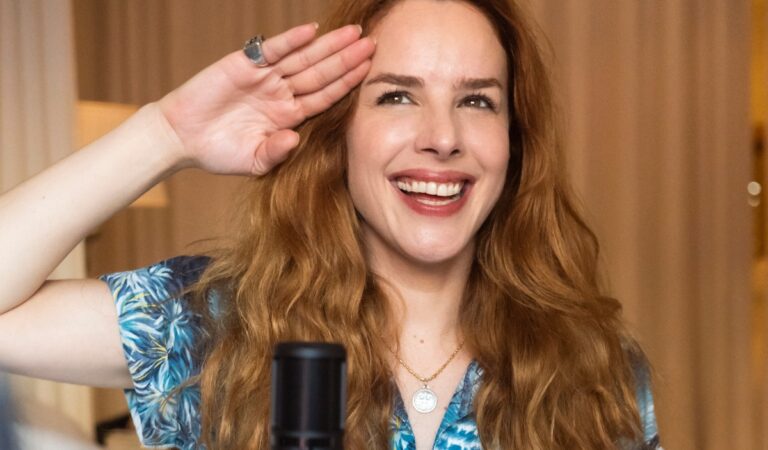 Eglatina Zingg suma popularidad a su carrera con el estreno de su podcast «The Zingg» ?️⭐