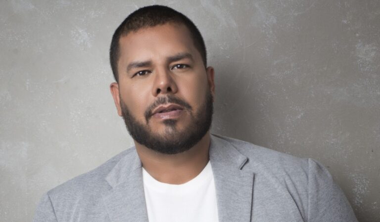 Con su propuesta «Beauty Bar Venezuela”: Omar Piselli conquista la plataforma 2.0