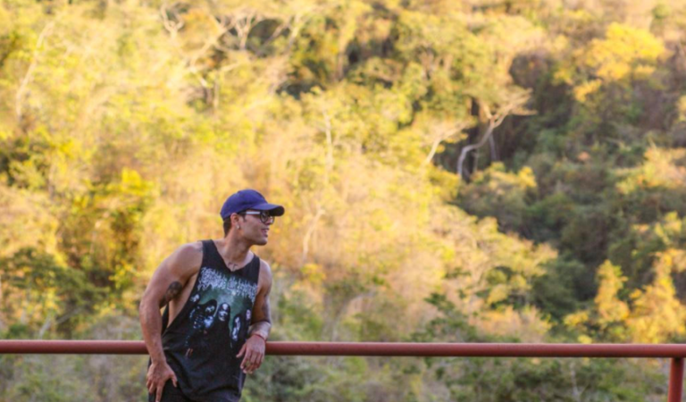 Carlos Bracho cierra un ciclo con «Farandi»