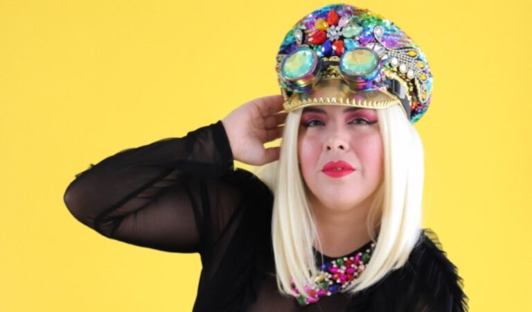 Diannelys Ortiz seduce a los amantes de la literatura con su talento para escribir ??
