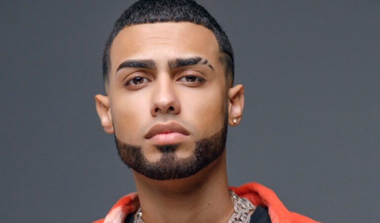 Jay Wheeler vuelve a cantarle al desamor con «Viendo el techo» [+Entrevista] ??