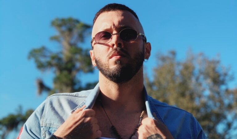 De vuelta a la industria: Maclaw estrenó una canción ardiente para el corazón ??