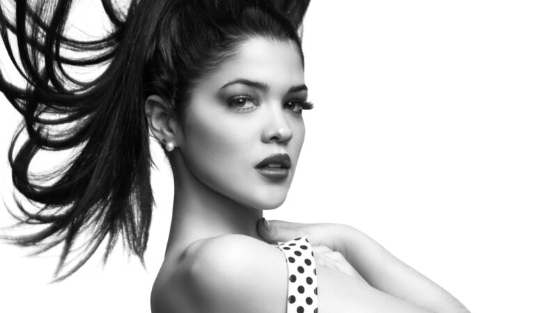 Adiós a la baja autoestima: Miranda Black estrenó el videoclip de «Bang Bang» ??