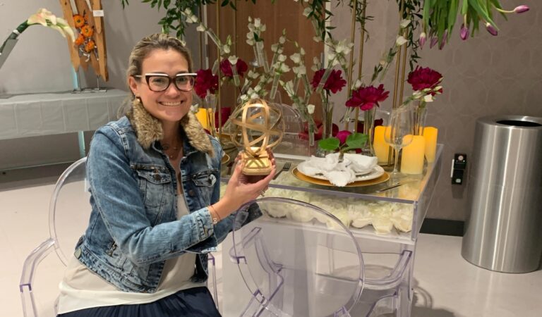 ¡Bravo! Zais Cortez recibió un premio internacional como diseñadora de eventos ???