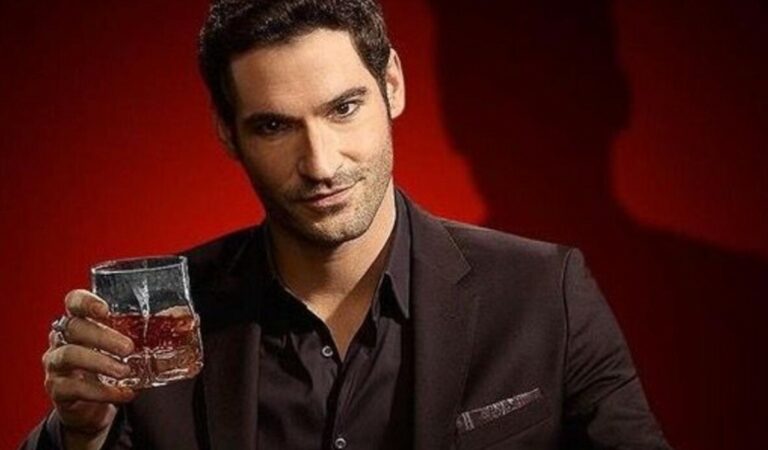 Lucifer: El Diablo posa frente un DeLorean en la sexta temporada