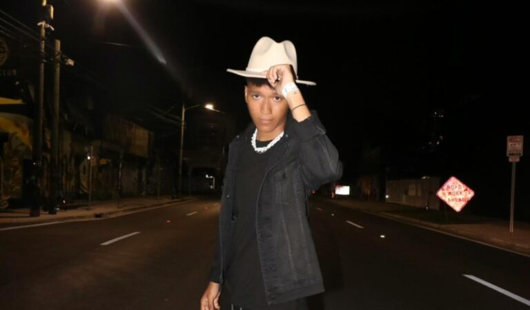 Chris Riquez y sus videos virales en el ojo de la internacionalización