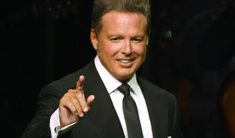 ¡Exclusividad o nada! Laura Pausini pudo haber compartido manager con Luis Miguel, pero él lo impidió ??