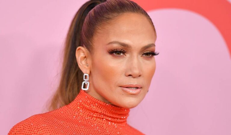 Jennifer López protagonizará el thriller de ciencia ficción de Netflix «Atlas», sobre una inteligencia artificial rebelde