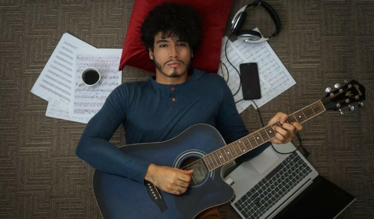 Renik visitará Venezuela para promocionar “5 minutos”, su primer sencillo ??