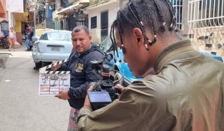 Jackson Gutiérrez ya trabaja en “Complot”, la miniserie ??