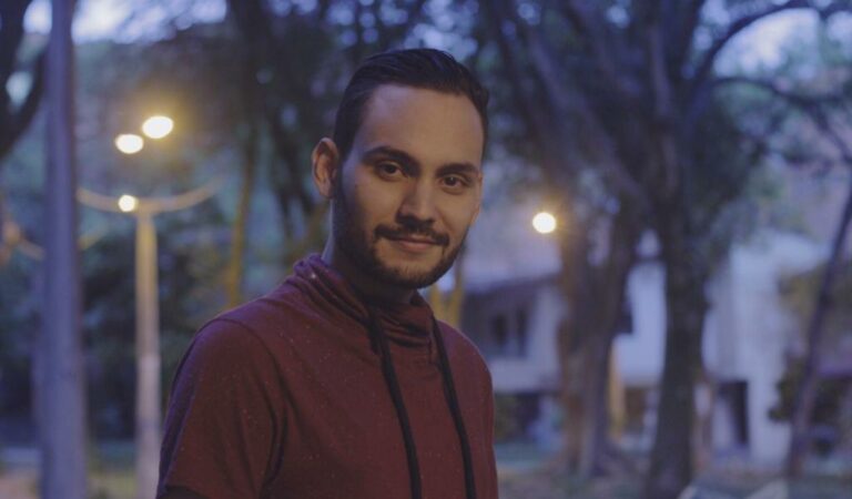 En televisión colombiana: El venezolano Manu Bastidas se unió al staff de CNC