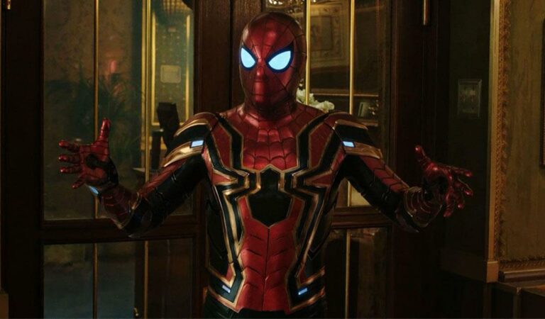 El juguete de Spider-Man: No Way Home muestra a Doctor Strange y Wong en una escena de lucha