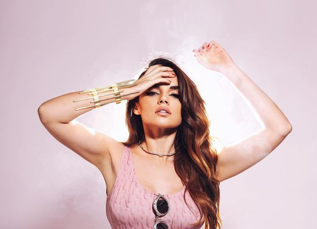 ¡Cálmate gorilón! Aquí te tenemos a Melody en su faceta más caliente nunca antes vista [Reels]