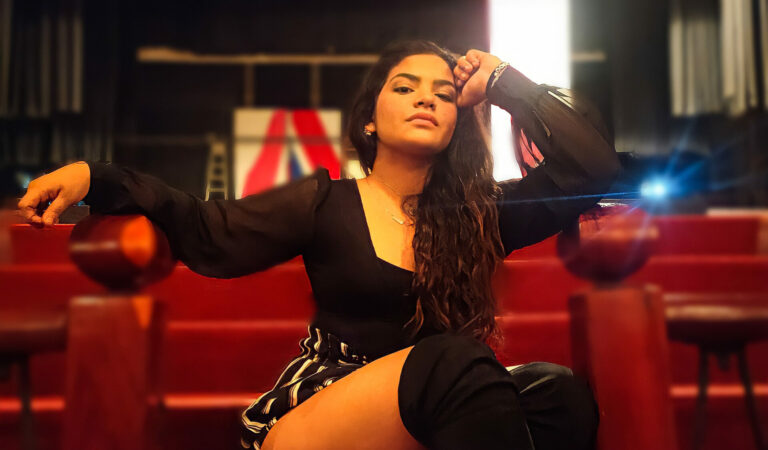 Alexandra inicia en la música con “No más mentiras”