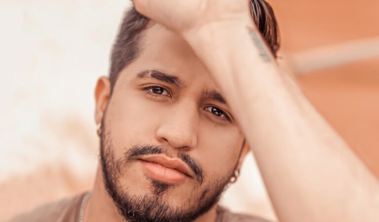 Pablo debuta como solista cargado de romance con “La única”