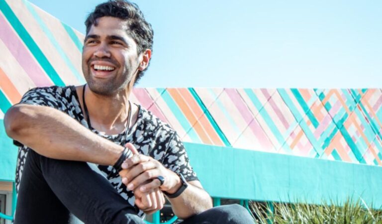 Simón se unió a Sixto Rein, Motiff y Eudis Ruíz para el lanzamiento de «Ni Flores Ni Poesía»