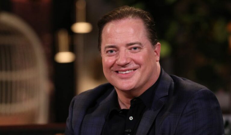 Brendan Fraser está irreconocible en la primera imagen oficial de «The Whale», la nueva película de Darren Aronofsky