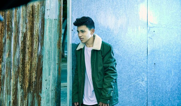 “Me tienes mal”: Luis Vásquez, la joven sensación de la salsa, lanzó un nuevo sencillo