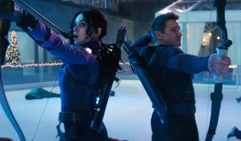 El tráiler de Ojo de Halcón revela que Kate Bishop y Clint Barton luchando contra su pasado
