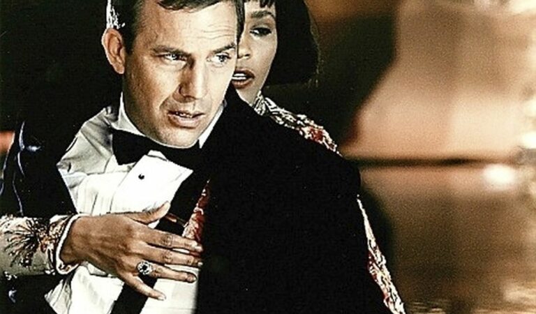 El remake de «El Guardaespaldas» está en desarrollo en Warner Bros