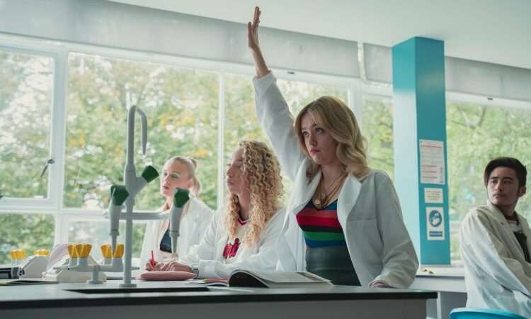 Actriz de Sex Education, comparte los consejos vitales que recibió para la realización de escenas de sexo