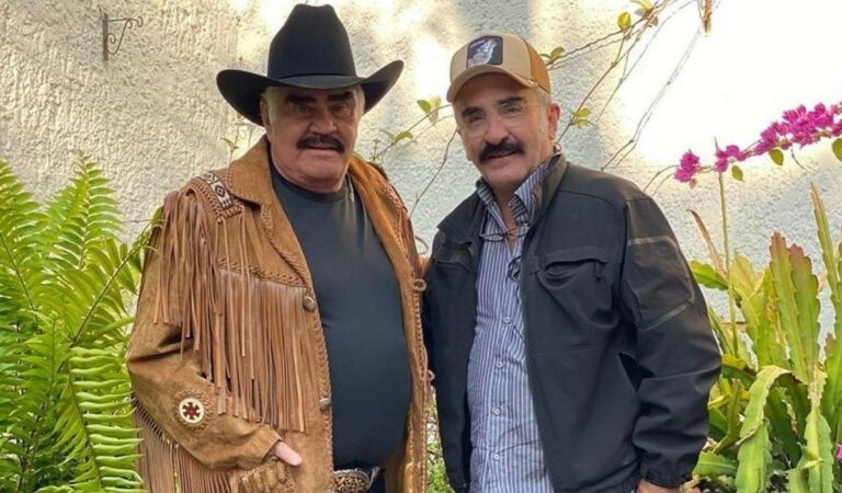 Con pruebas en mano: Vicente Fernández Jr. desmintió el fallecimiento de su padre