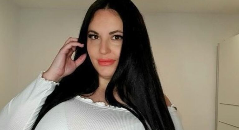 Con sus atributos: La española Remedios Alarcón explota las redes sociales