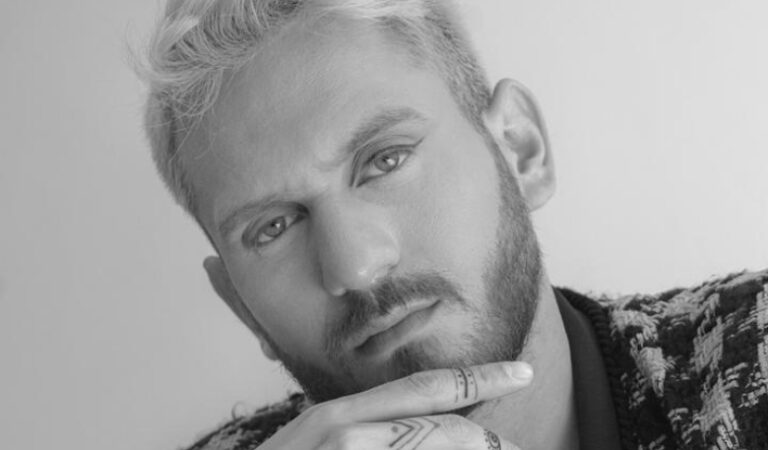 «11:11», el himno de inclusión de Rey Flowers que suena a pop