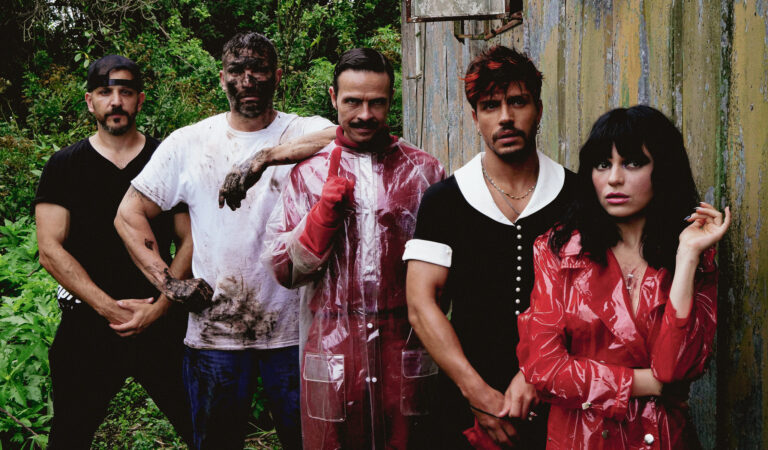 Venezolano Juan Carlos Daboin dirige a Julián Gil y Lyn May en “Cerdo” ???