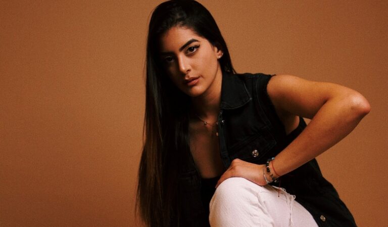 ¡Presente! La DJ venezolana, Amal Nemer en el festival Locked Pro
