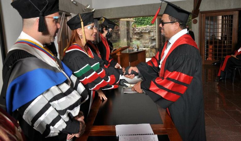 Con honores académicos: Er Conde Del Guácharo cierra el 2021 graduado