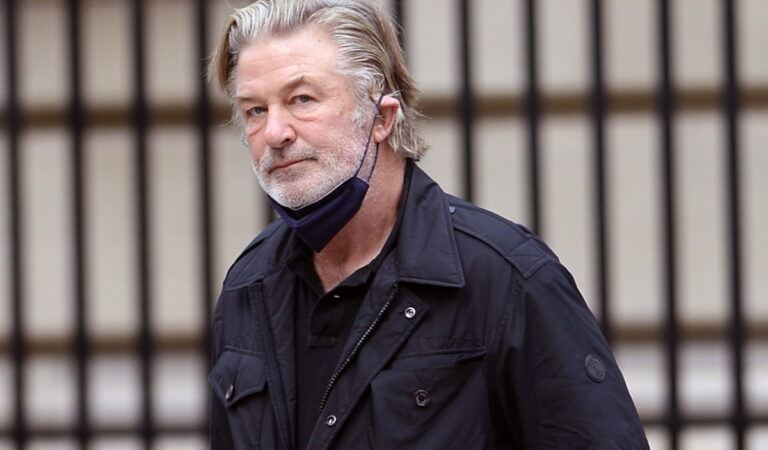 «Nunca podremos olvidar lo que pasó»: Alec Baldwin envió un mensaje navideño