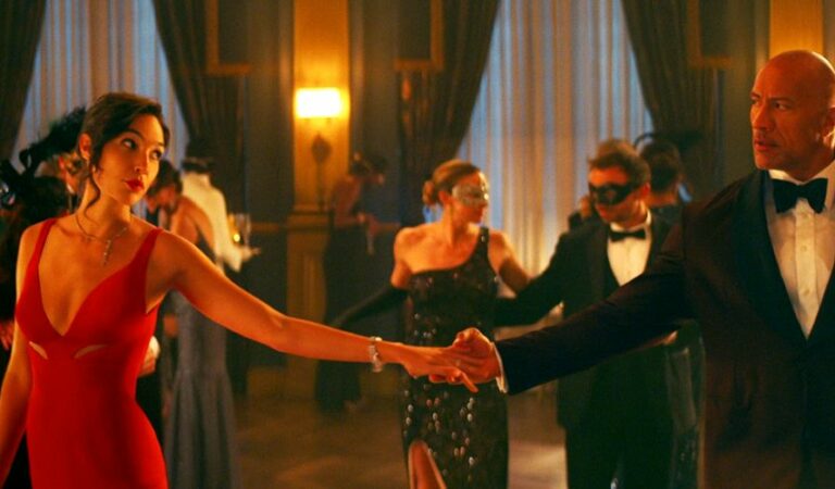 El productor de Red Notice explica por qué fue tan difícil la escena de baile de Johnson y Gadot